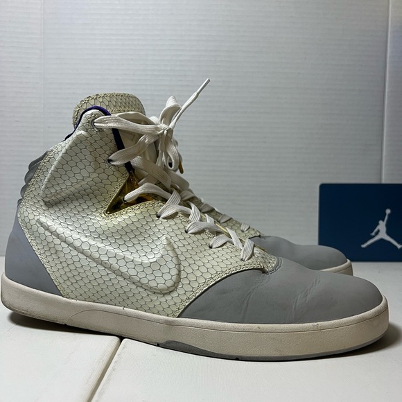 Nike Kobe 9 NSW Lifestyle
Wolf Grey - Picture 2 of 9